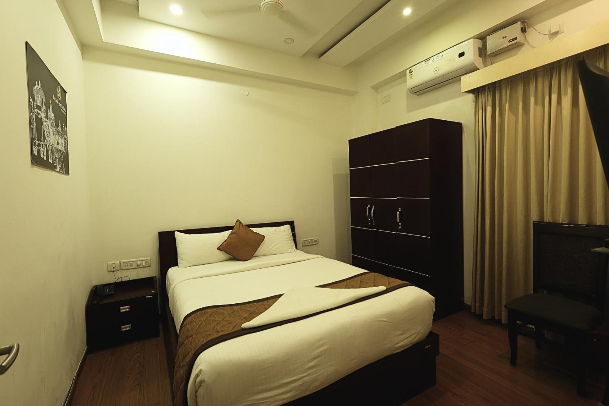 Arcade Inn Suites Bangalore Exterior photo