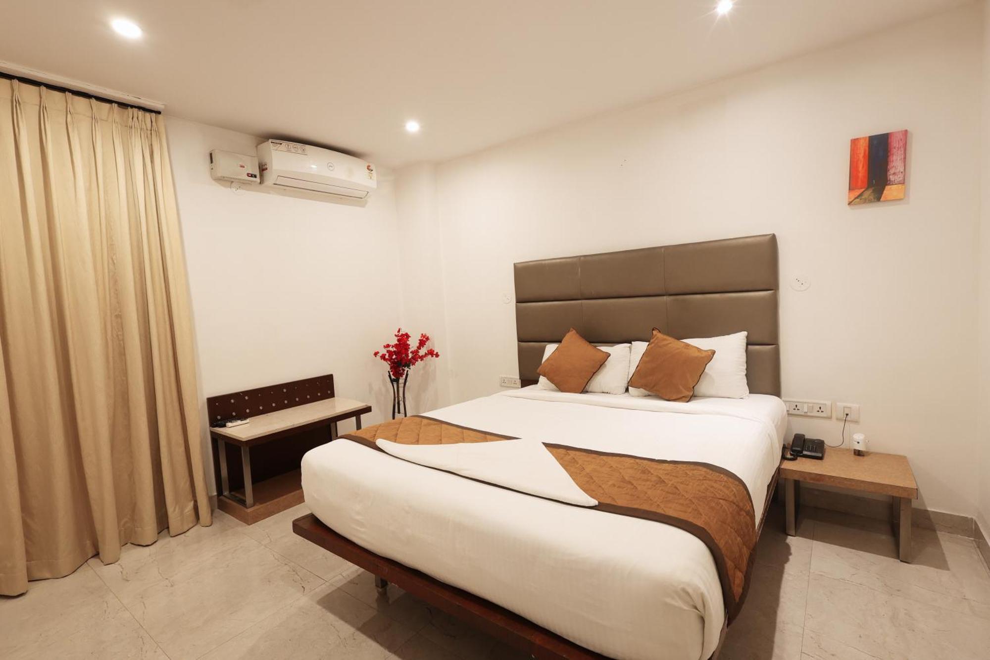 Arcade Inn Suites Bangalore Exterior photo